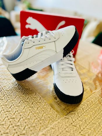 Sneakers Puma Cali Star blanches et noires – Très bon état