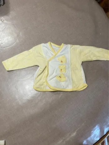 Gilet croisé vintage bébé jaune et blanc – oursons brodés – années 80/90