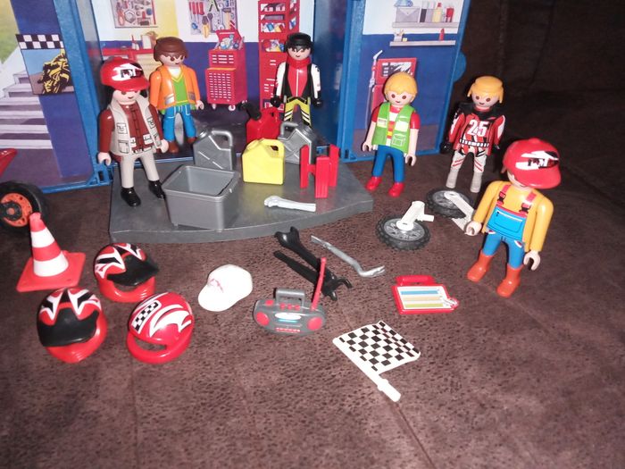 Petit Atelier Moto transportable "Playmobil" (incomplet) - photo numéro 4