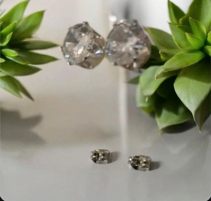 Boucles d'oreilles en strass En très bon état - photo numéro 3