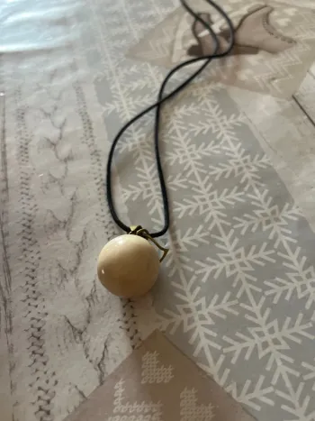 Collier bola