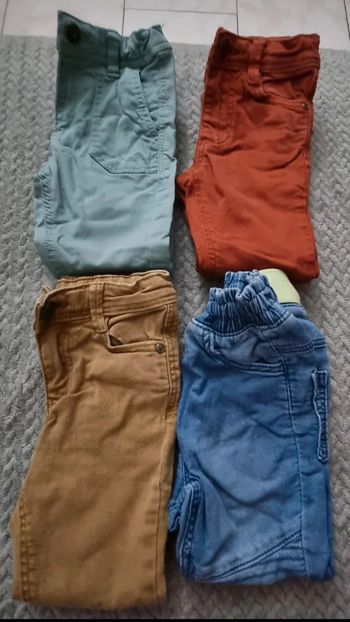 Lot de quatre jeans garçon