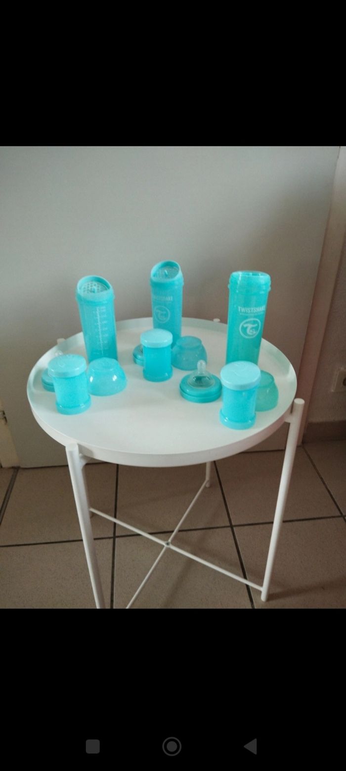 Lot biberon twistshake 260 ml et 330 ml + recharge