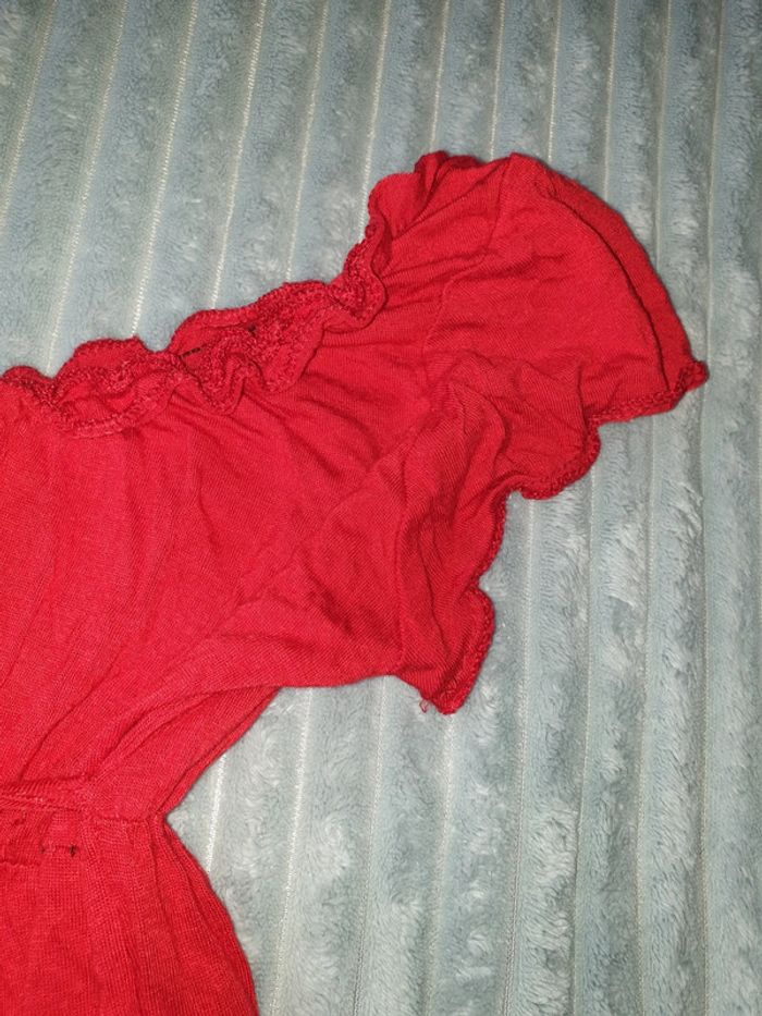 Tee-shirt ouvert & épaule dénudée - photo numéro 5