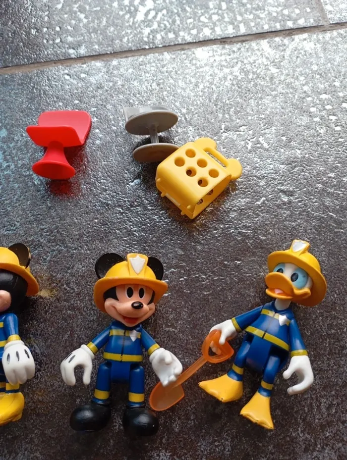 Figurines Mikey / Minnie et Donald - photo numéro 4