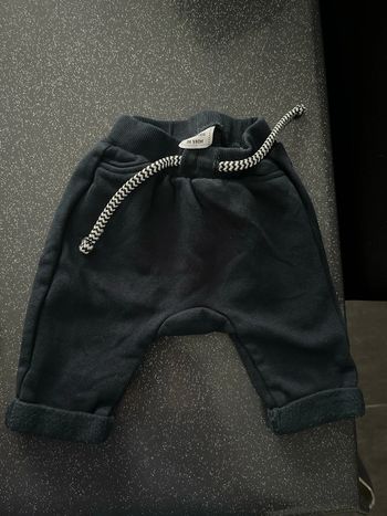 Pantalon taille 3 mois en parfait état