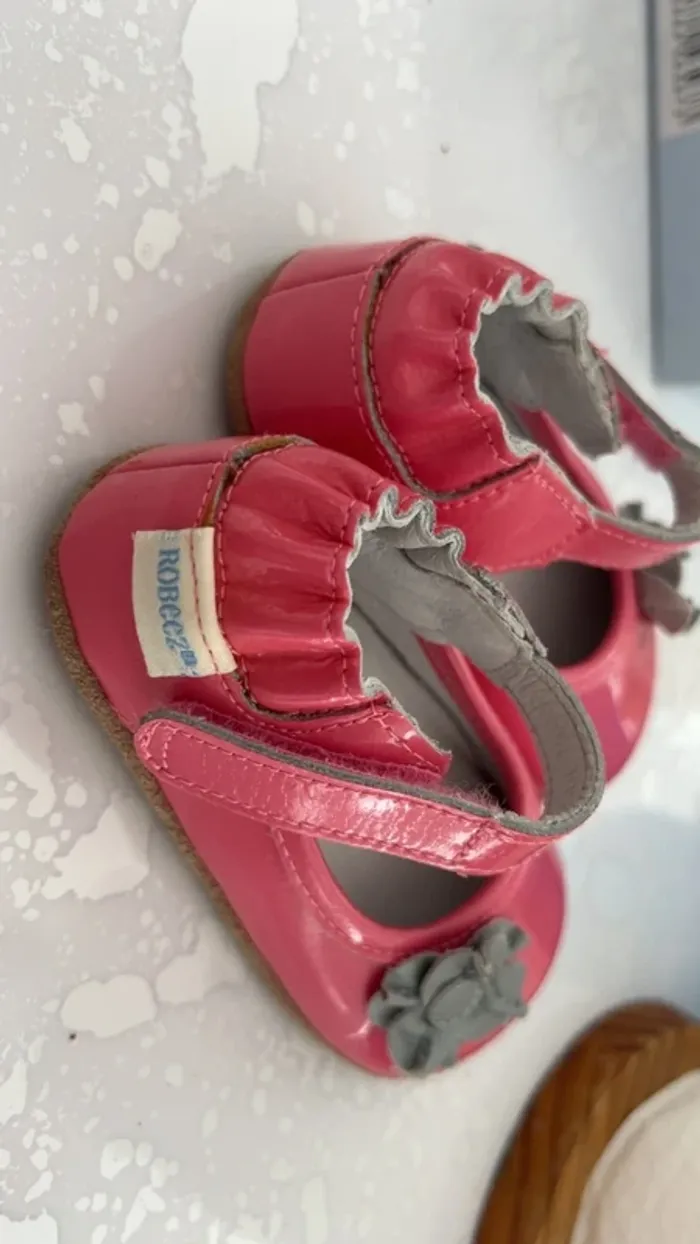 Robeez taille 20 neuve rose dessus cuir vernis semelle souple - photo numéro 2