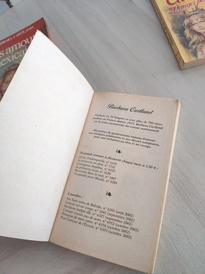 Lot 4 livres poche Cartland corsaire reine danger duc amours mexicaines - photo numéro 9