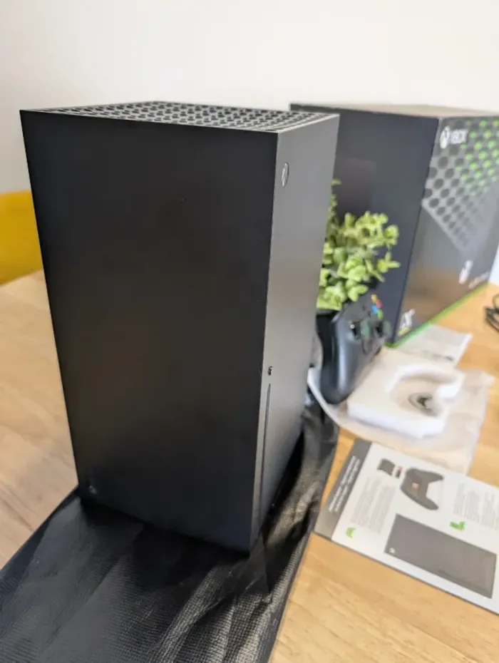 Xbox Series X · Noir - photo numéro 5