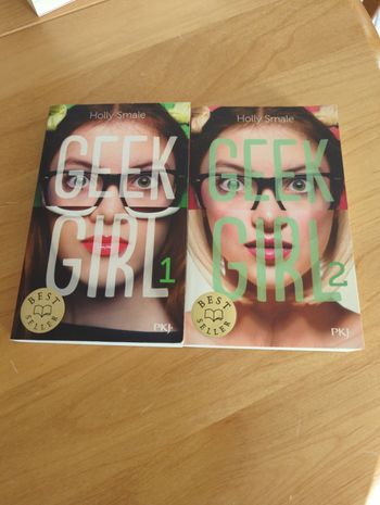2 livres Geek Girl tome 1 et tome 2