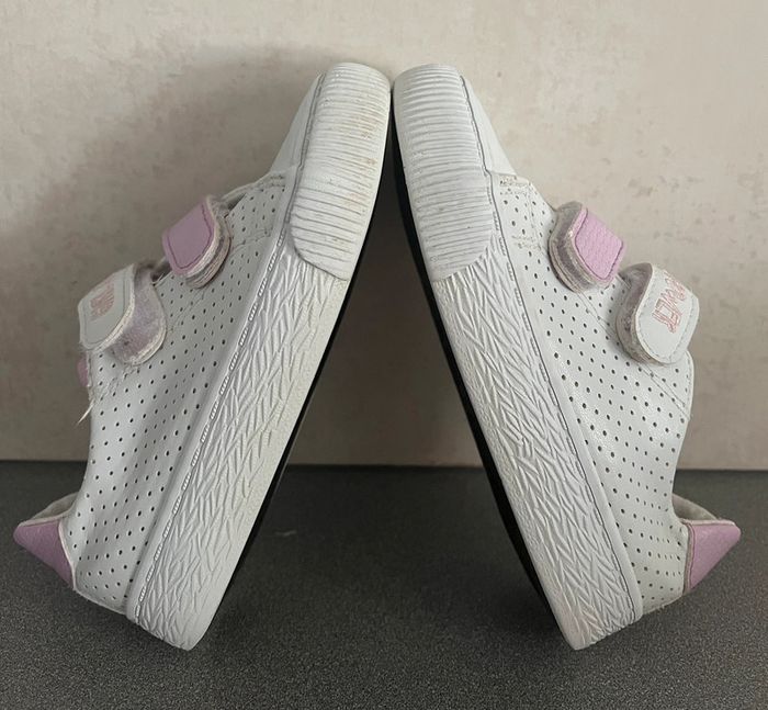 Belles baskets sneakers à scratchs blanches pointure 25 Mini & Girls - photo numéro 2