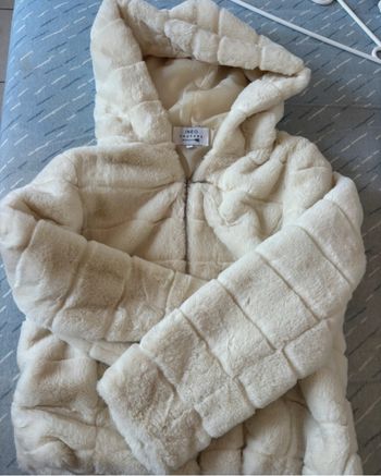veste moumoute blanc crème