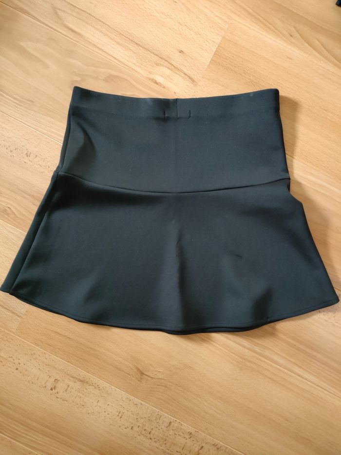 Jupe courte évasée - photo numéro 2