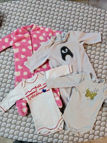 Lot pyjamas et bodies bébé fille 3 mois