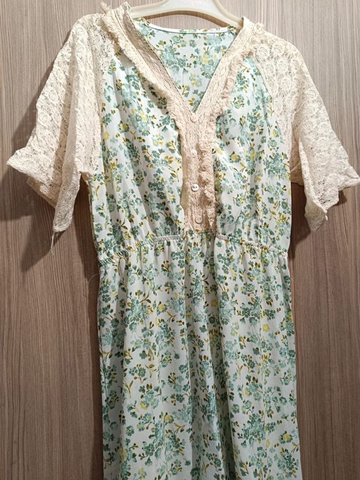 Robe verte matière fine a dentelle taille s/m - photo numéro 2