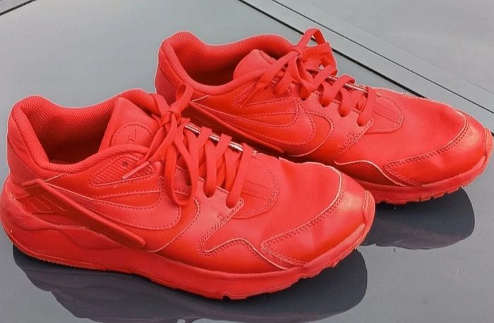 Baskets rouge Nike - photo numéro 2