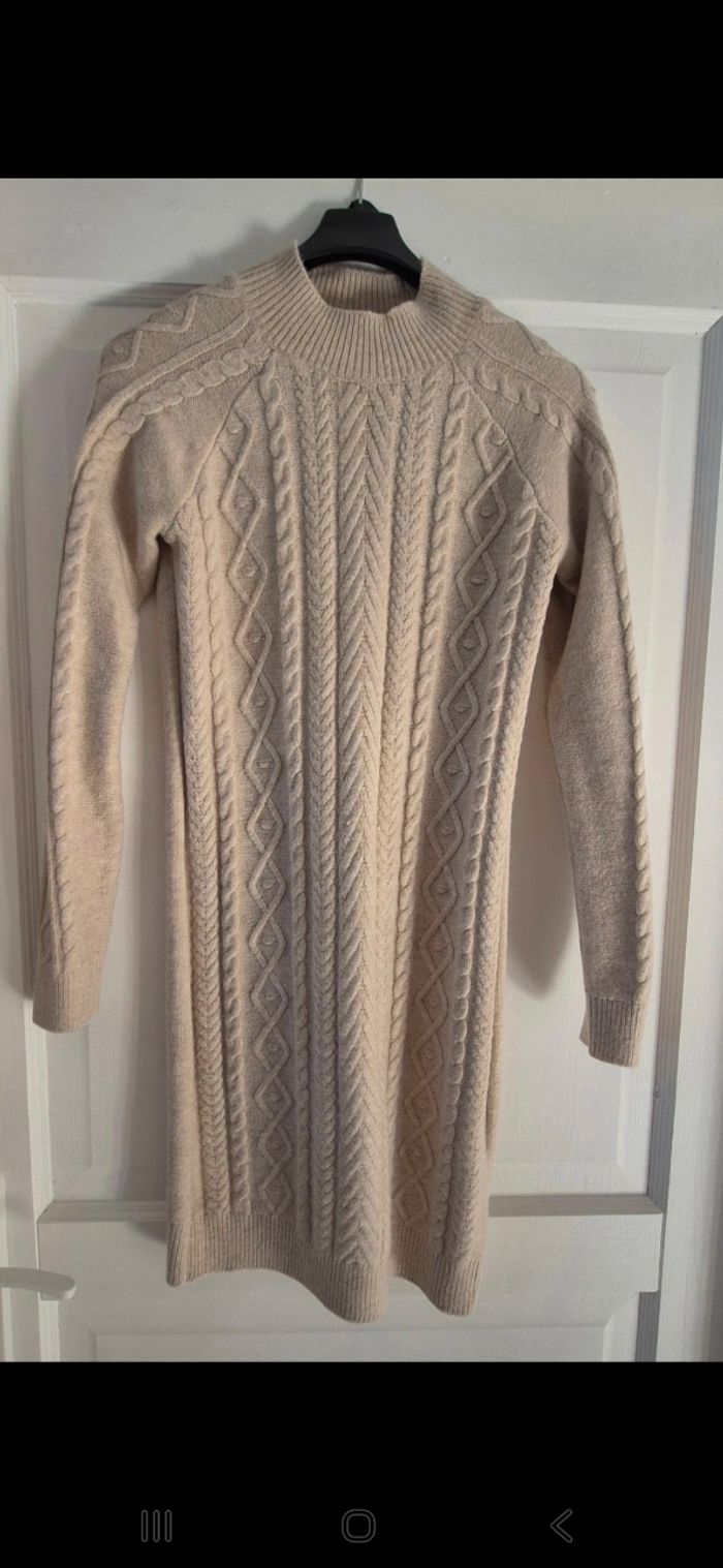 Robe pull beige