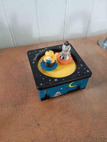 Boite à musique Moulin Roty collection Les Moustaches