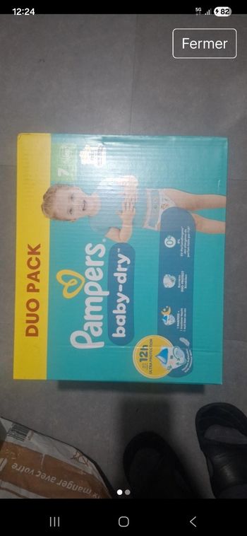 P1quet de couches pampers taille 7 neuf 