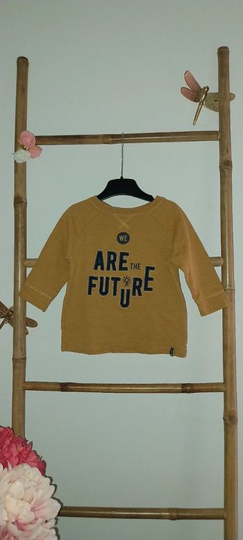 Tshirt/ Top manches longues moutarde by Okaidi Excellent état 2 ans