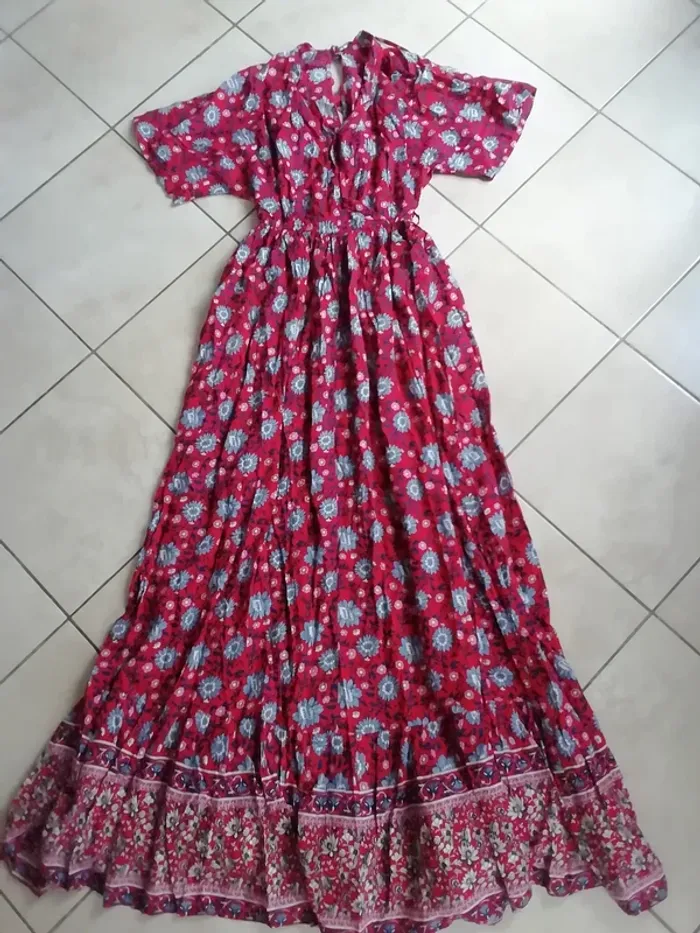 Robe Longue d été extra longue Mango Taille XS Neuve!!