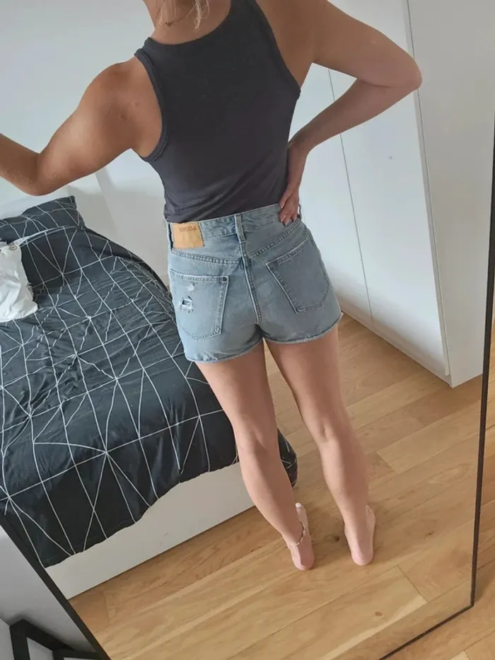 Short en jean taille haute bleu clair taille 38 / M - photo numéro 2