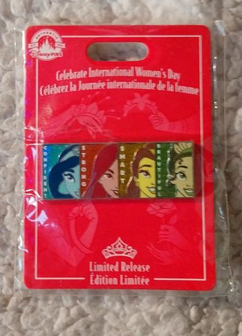 Pins Disney fierté princesses fortes, officiel Disney