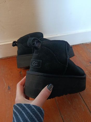 Bottines, chaussures UGG noires platuggforme – T40