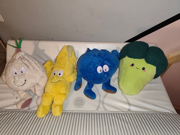 Lot peluches fruits et légumes