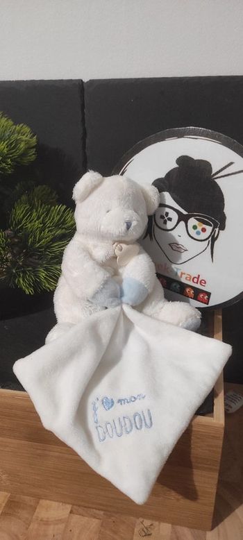 doudou et compagnie mouchoir ours bleu blanc j aime mon doudou coeur dc2915