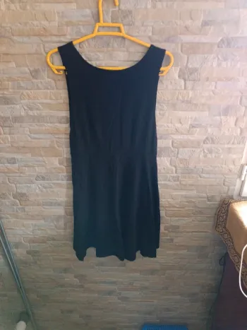 Petite robe noire dos nu Forever 21 S