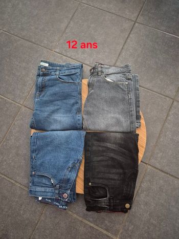 4 jeans garcon taille 12 ans tres bon etat
