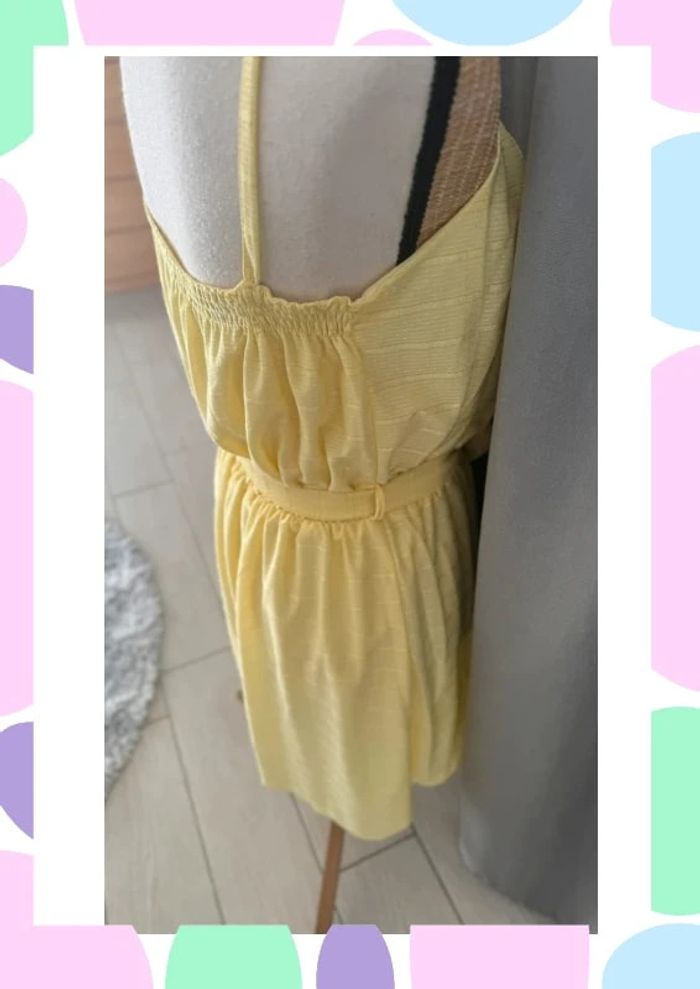 🌼 Robe jaune pastel à fines bretelles - Taille S - photo numéro 4