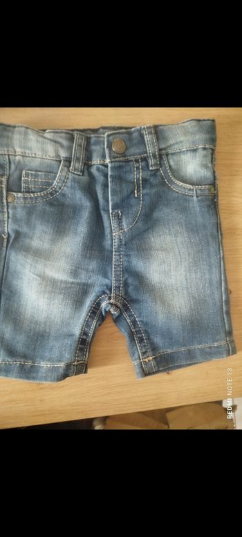 #kytie6moisgarcon. Bermuda en jeans taille 6 mois 