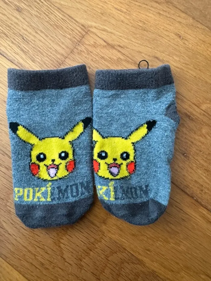 Lot 3 paires de chaussettes Pokémon 23-26 - photo numéro 4