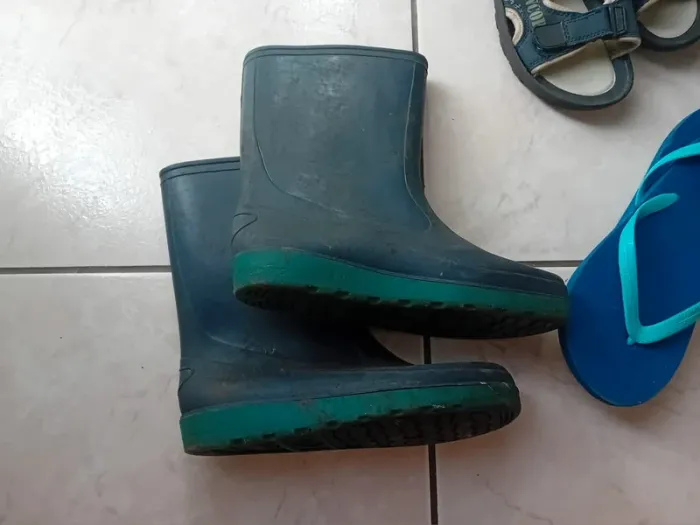 Lot 4 paires chaussures sandales tong garçon 32 - photo numéro 4