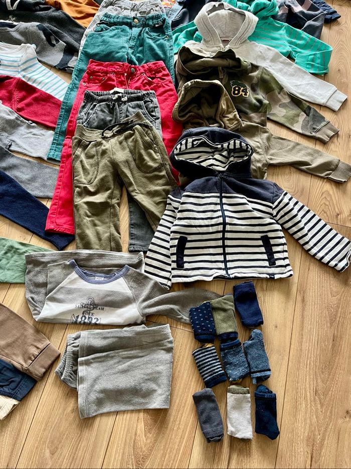 Lot complet de 113 vêtements garçon taille 3/4 ans - photo numéro 2