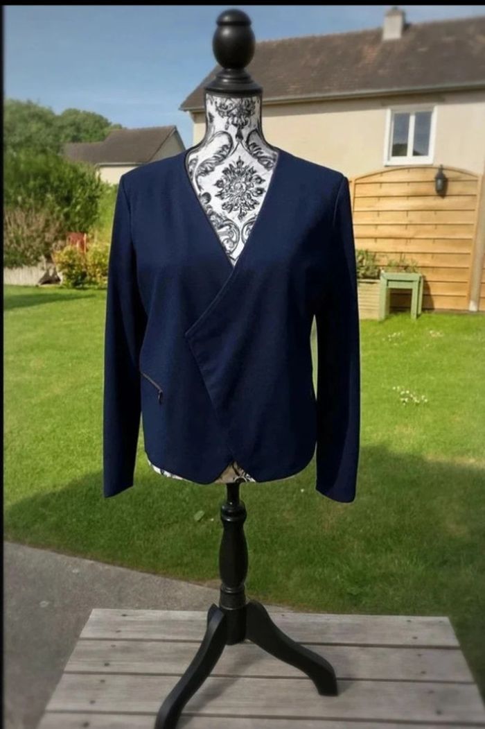 Élégant Blazer Croisé Bleu Marine – Chic & Polyvalent - photo numéro 2