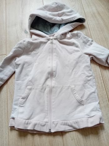Gilet zippé à capuche