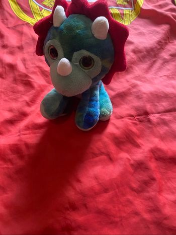 Peluche dinosaure