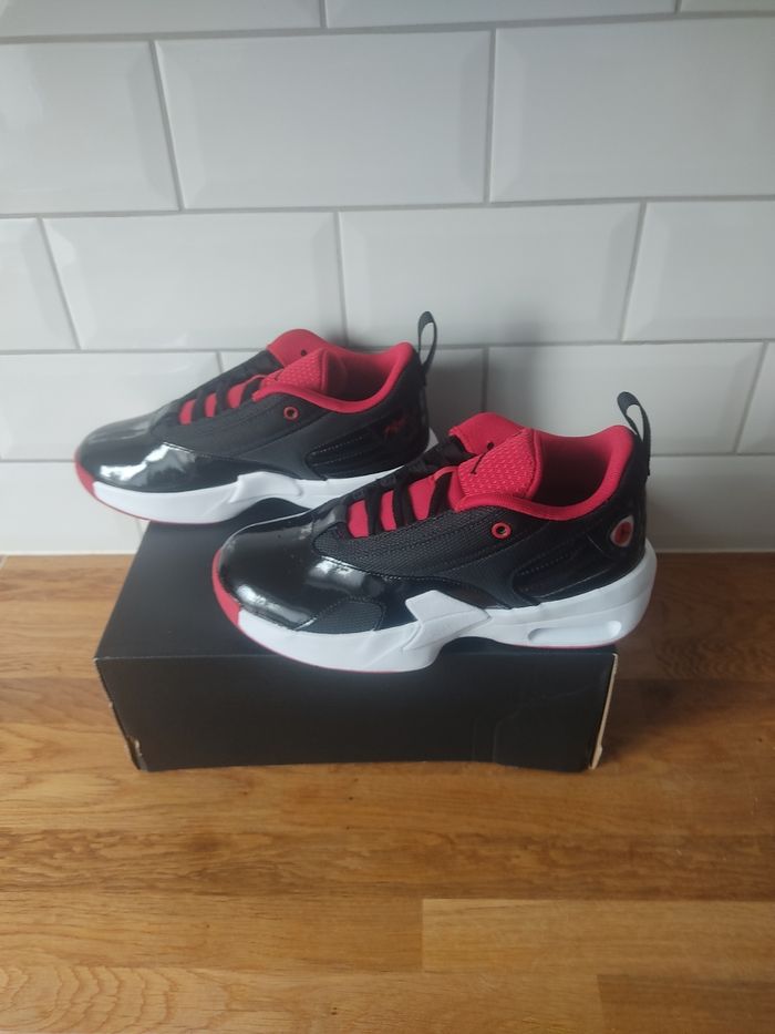 Baskets Jordan max aura 6 T 38