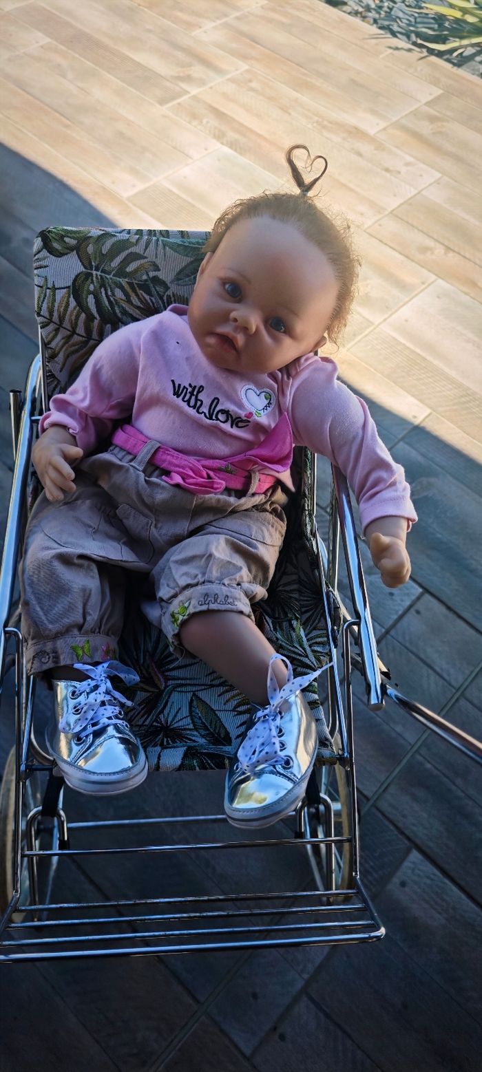 Bébé reborn, poupée avec nombreux vêtements et accessoires - photo numéro 2