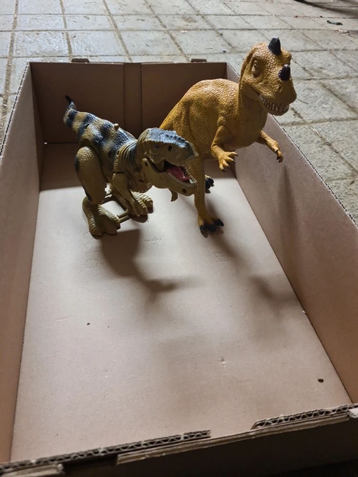 2 dinosaures