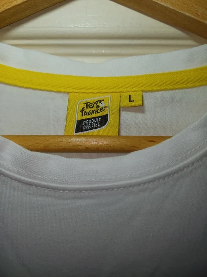 T-shirt imprimé Produit Officiel - photo numéro 3