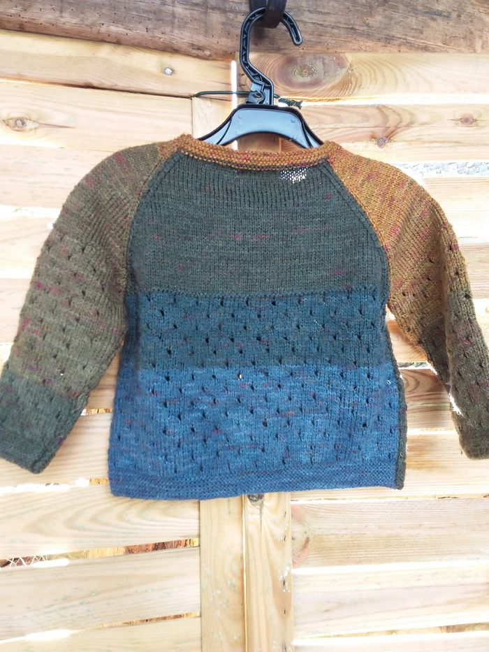 Gilet tricoté main - photo numéro 2