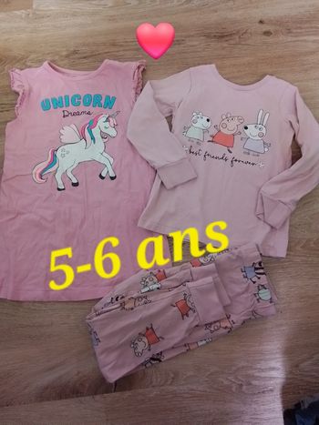 Pyjamas fille 5-6 ans bon état 