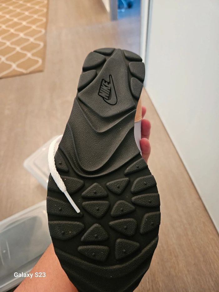 Baskets neuves - photo numéro 2