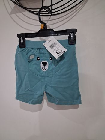 Short neuf avec étiquette