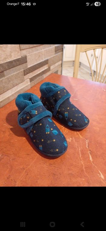 Pantoufles enfants taille 25