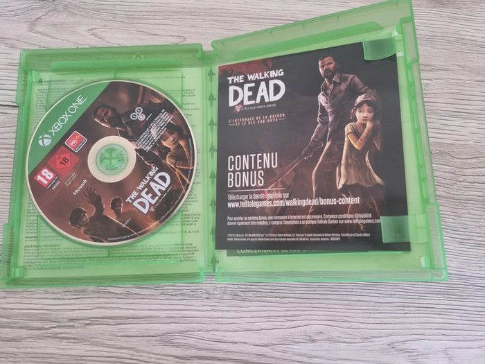 TheWalkingDeadXboxOne - photo numéro 2